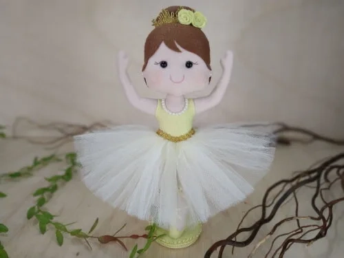 Bailarina em Feltro* Chamar Chat