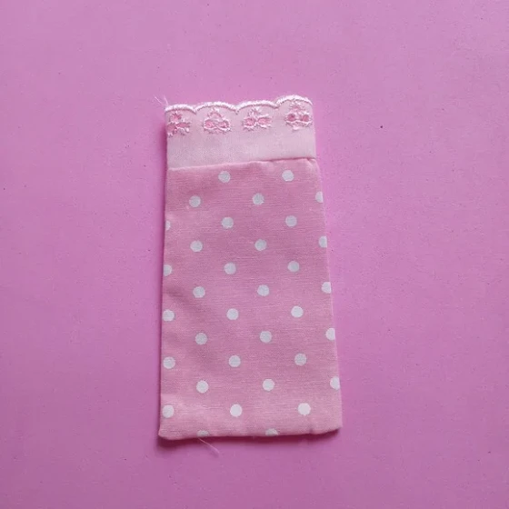 Saquinho Algodão Rosa Bolinha Branca com Renda 6x11cm