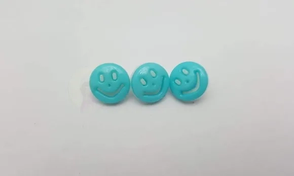 Aplique Botão de Carinha Feliz Azul de 1,3cm - 20 unidades