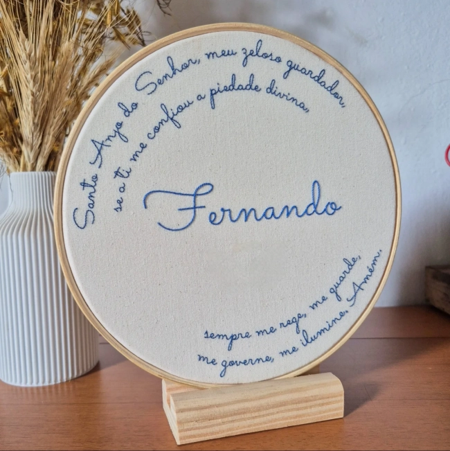 Quadro Oração Santo Anjo com Nome Personalizado | Bordado à Mão