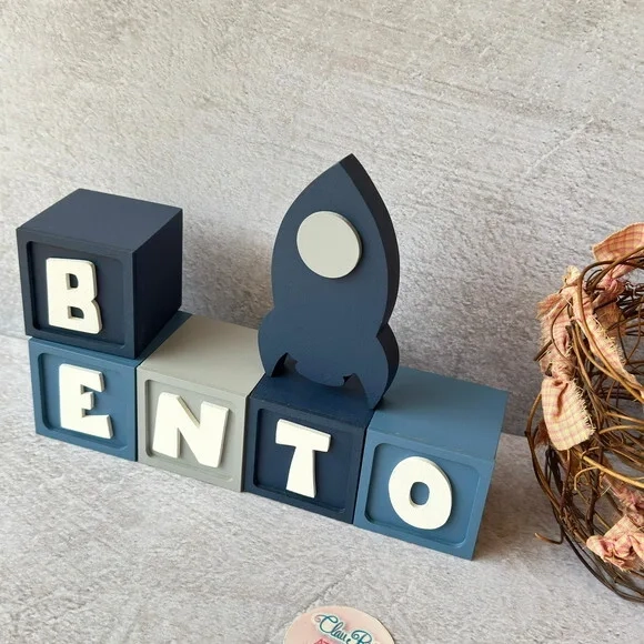 Astronauta- Cubos 6x6cm + Foguete Decoração Bebê