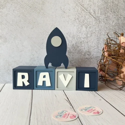 Astronauta- Cubos 6x6cm + Foguete Decoração Bebê