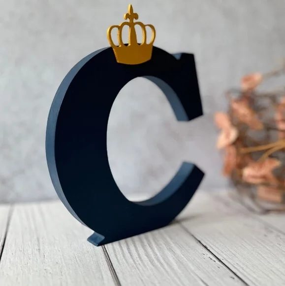 Iniciais do Nome com Coroa Decoração Bebê