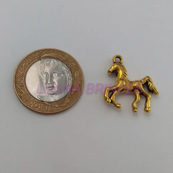 Pingente Cavalo de Metal em Dourado - Pct c/ 8 Unidades