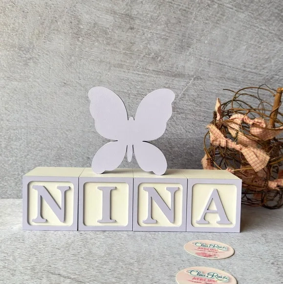 Borboletinha + Cubos 6x6cm Decoração Bebê