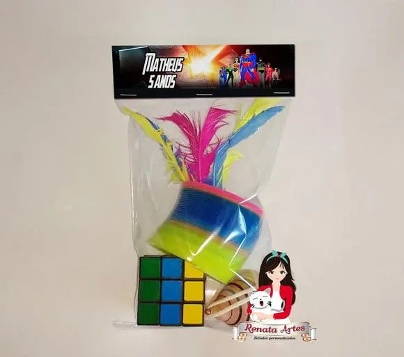 Kit Brinquedos Retrô Tema Liga da Justiça Desenho