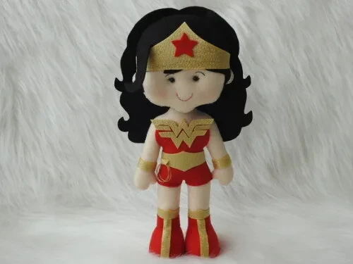 Mulher Maravilha em Feltro