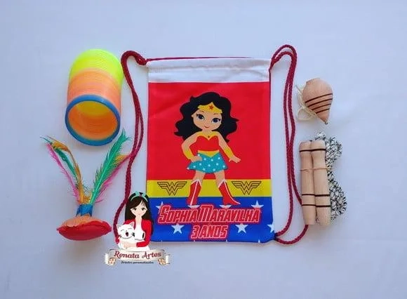 Mochila Boa Infância Tema Mulher Maravilha Baby