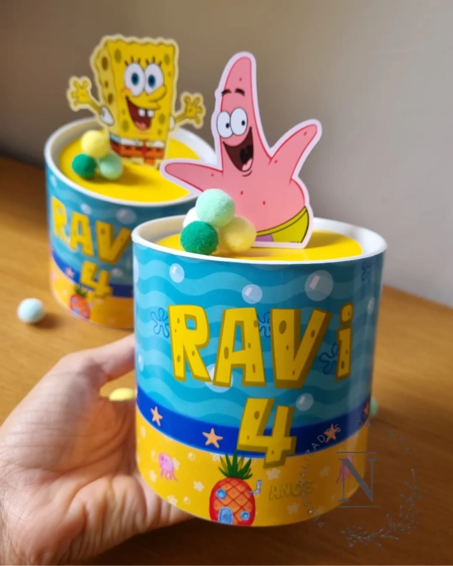 Centro de mesa Bob Esponja tubolata 10x10 com aplique 3D