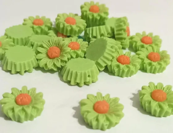 Apliques Girassol Verde com Furo Passante - 10 Peças