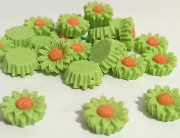 Apliques Girassol Verde com Furo Passante - 10 Peças