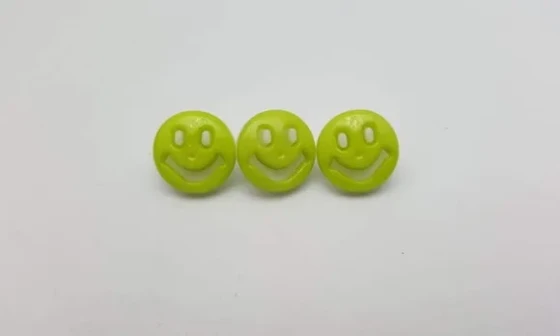 Aplique Botão de Carinha Feliz Verde de 1,3cm - 20 unidades