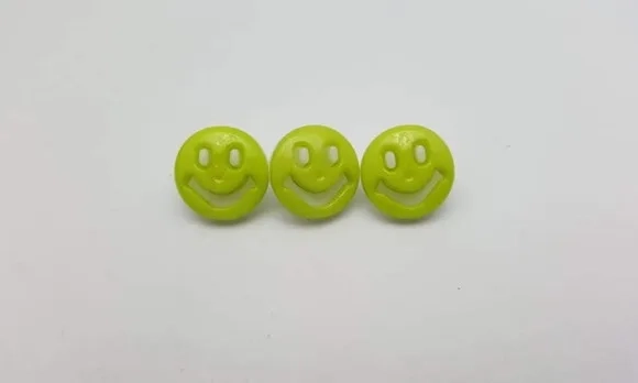 Aplique Botão de Carinha Feliz Verde de 1,3cm - 20 unidades