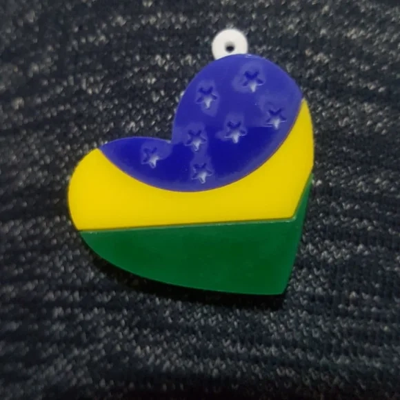 Chaveiro Bandeira Coração 3d de Acrilico 3,5cm - 10 Peças