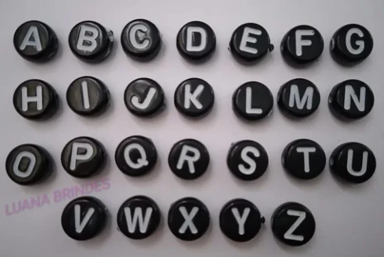 Letrinha Achatado Preto - 6mm - Pct c/4 alfabeto