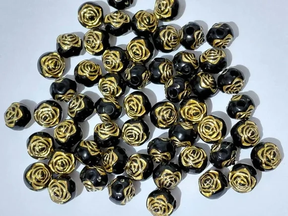 Bola Flor com Dourado 10mm Pacote com 100 Unidades