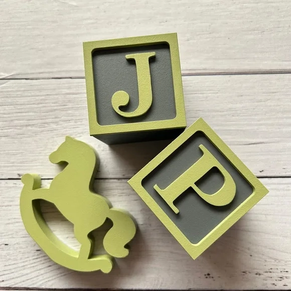 Cavalinho de Balanço + Cubos 6x6cm Ts Decoração Bebê