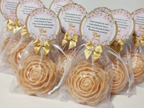 Lembrancinha 80 Anos: Sabonete Rosa Delicada Luxo