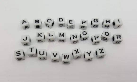 Letrinhas em Bolinhas ou Dadinhos -Pacote com 25 letras