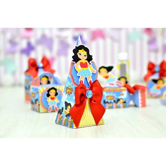 Kit 30 Lembrancinhas Mulher Maravilha