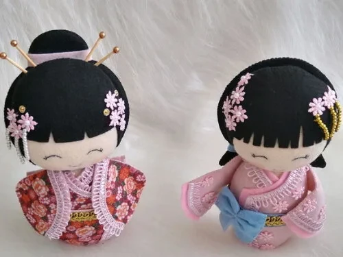 Boneca Kokeshi em em feltro