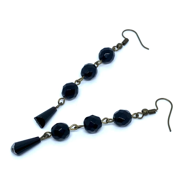 Brinco Retrô Ouro Velho com Cristal Tcheco Jablonex Negro e Cone Facetado