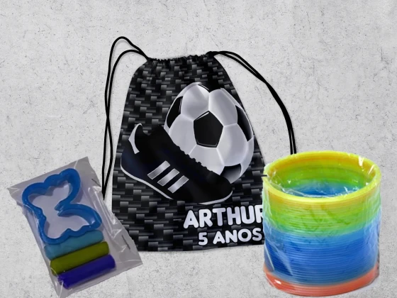 Kit Mochilinha + Mini Massinha de modelar e Mola Maluca Futebol