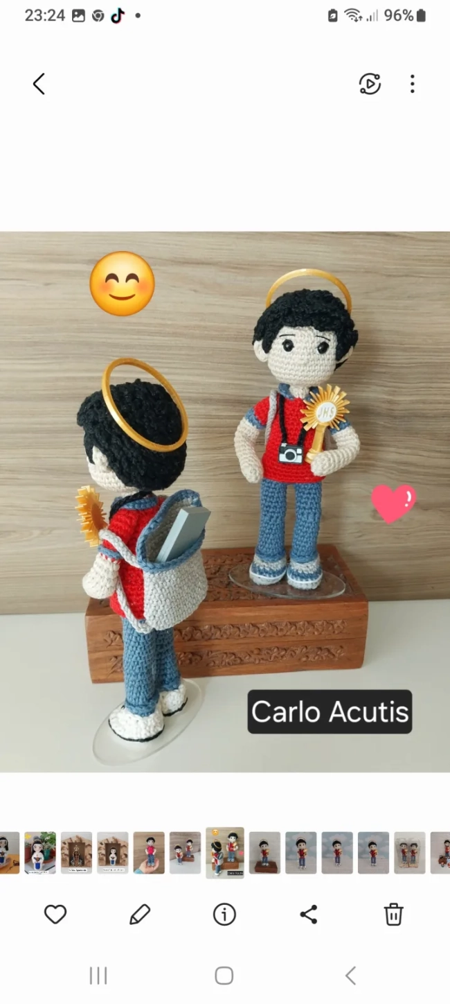 São Carlo Acutis Amigurumi