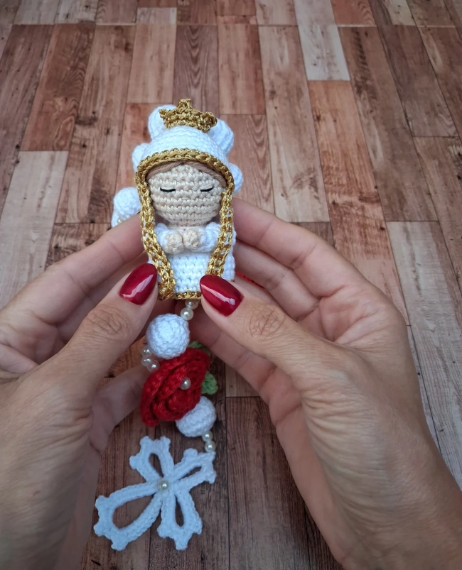 Terço Amigurumi Santinha