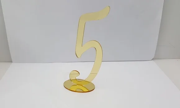 Topo de Bolo de Números em Acrílico Espelhado Dourado