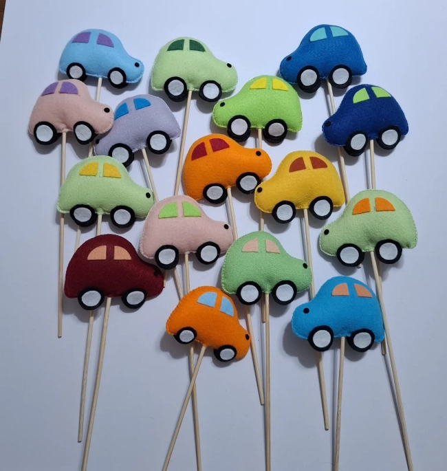 CARRINHO DE FELTRO NO PALITO PARA DECORAÇÃO