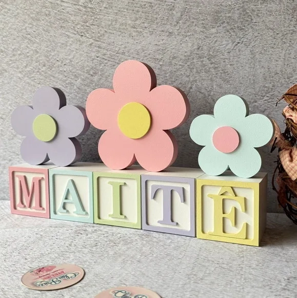 Tons Pastel Cubos 6x6cm e Trio de Flor Decoração Bebê