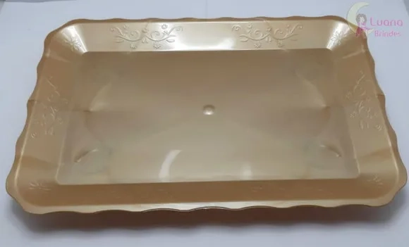 Bandeja Média Dourada de plástico - 30cm - 1 unidade.