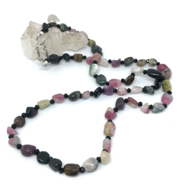 Colar choker com Turmalinas Melancia Forma Livre e Cristais