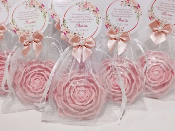 Lembrancinha 80 Anos: Sabonete Rosa Delicada Luxo