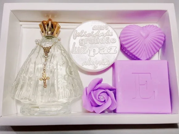 Presente Católico: Aromatizador Nossa Senhora com Sabonetes