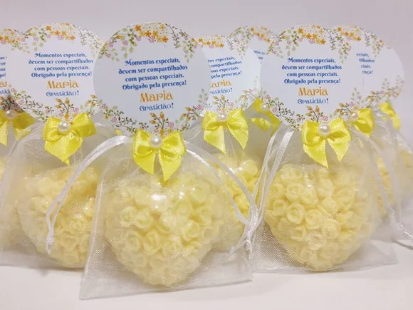 Lembrancinha de Aniversário 80 Anos: Sabonete Coração Floral