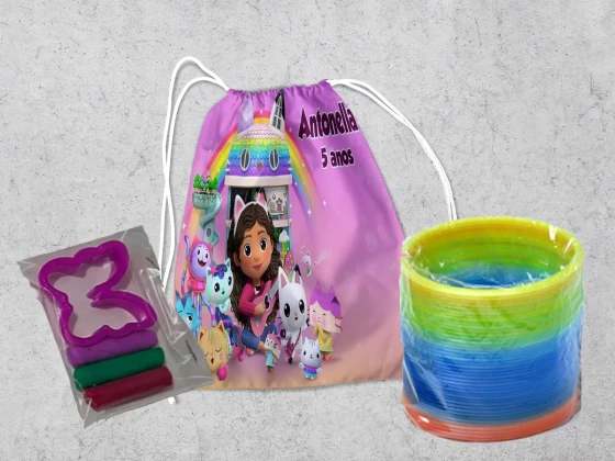 Kit Mochilinha + Mini Massinha de modelar e Mola Maluca Casa Magica da Gabby