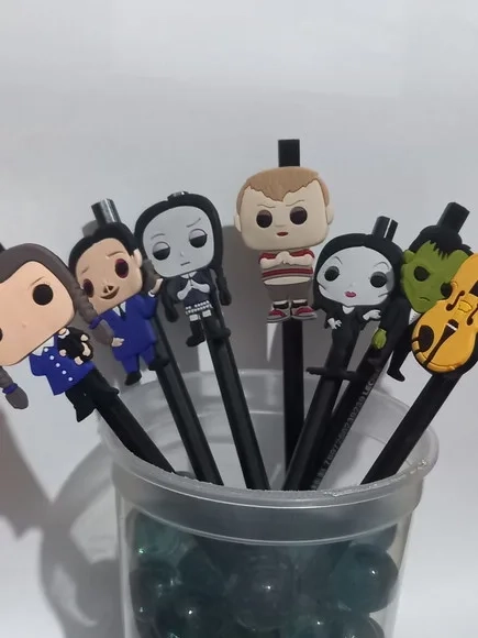 Lápis com Ponteira Familia Addams Emborrachada - 7 Peças