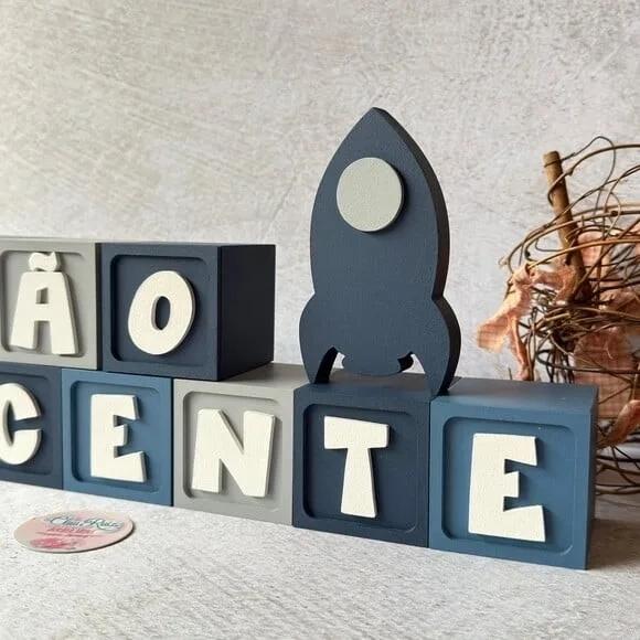 Astronauta- Cubos 6x6cm + Foguete Decoração Bebê