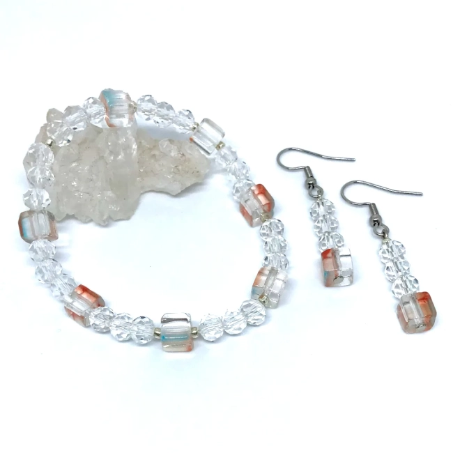 Conjunto Exclusivo de Pulseira e Brincos com Cristais Dadinho e Facetado