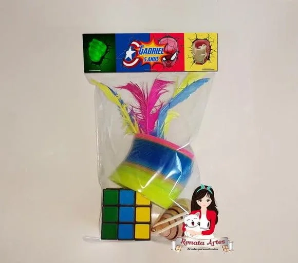 Kit Brinquedos Retrô Tema os Vingadores
