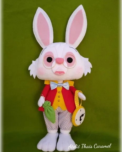 Coelho da Alice no país das maravilhas em feltro