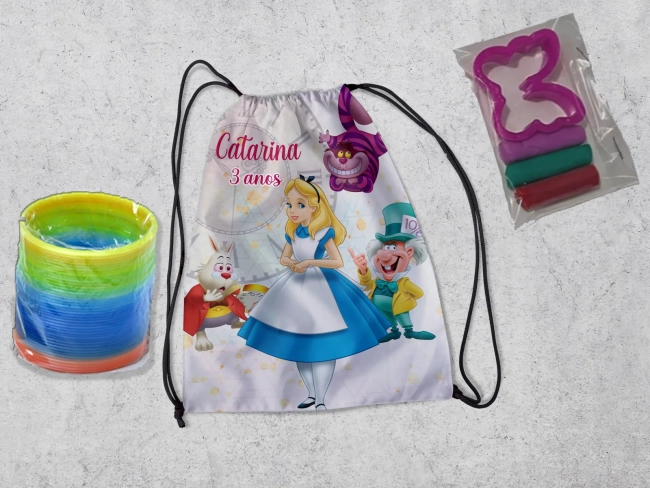 Kit Mochilinha + Mini Massinha de modelar e mola Maluca da Alice no Pais das Maravilhas
