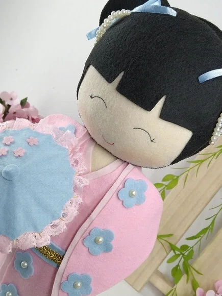 Boneca Kokeshi em Feltro 40 Cm* Chamar Chat