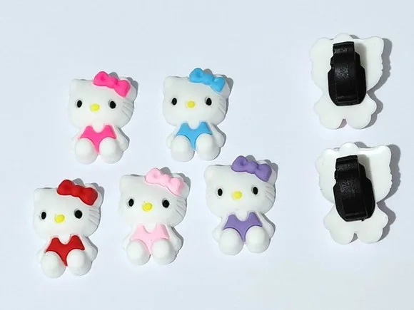 Pins Hello Kitty pra Tênis ou Crocs Pacote com 5 Unidades