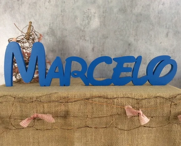 Nomes de mdf - Letra Disney - Mesa