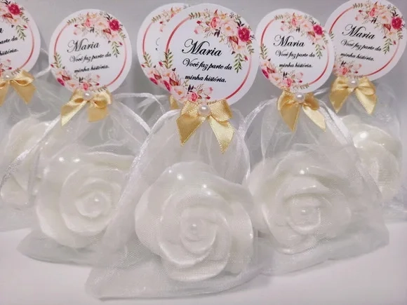 Lembrancinha de Aniversário 70 Anos: Sabonete Rosa Luxo