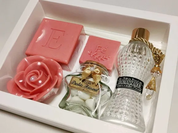 Presente de Aniversário: Kit Aromatizador com Sabonetes