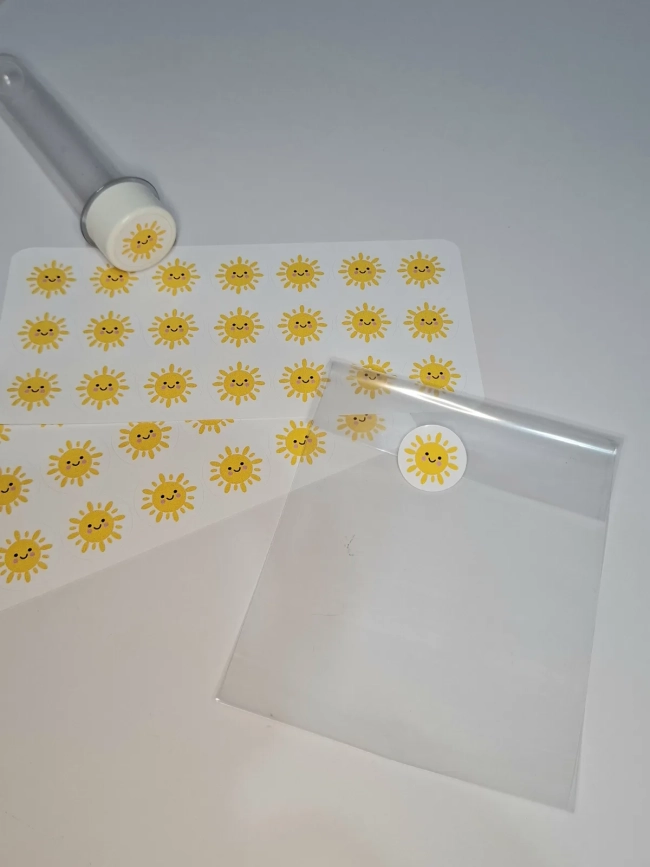 Etiquetas adesivas (50 unidades) no tema Primeira volta ao redor do Sol